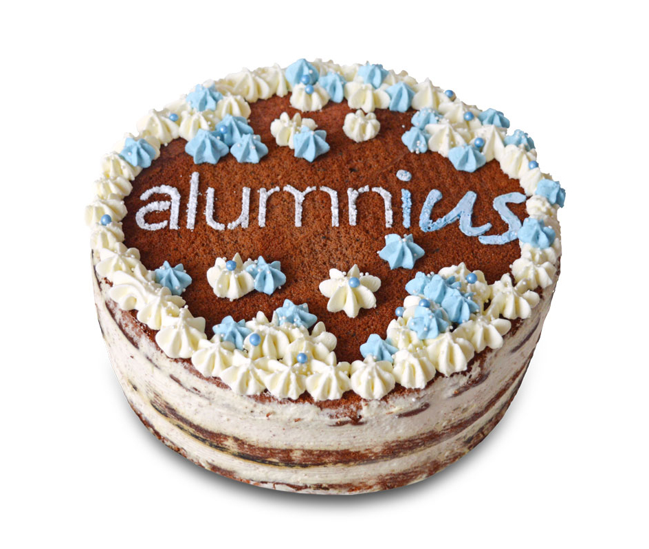 A cake with the logo of the alumni network "alumnius".